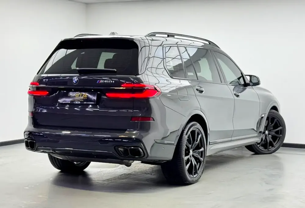 2024 BMW X7 M60i, 2029 BMW Warranty + Service Pack, Full BMW Service History, Low Km, GCC - Image 4