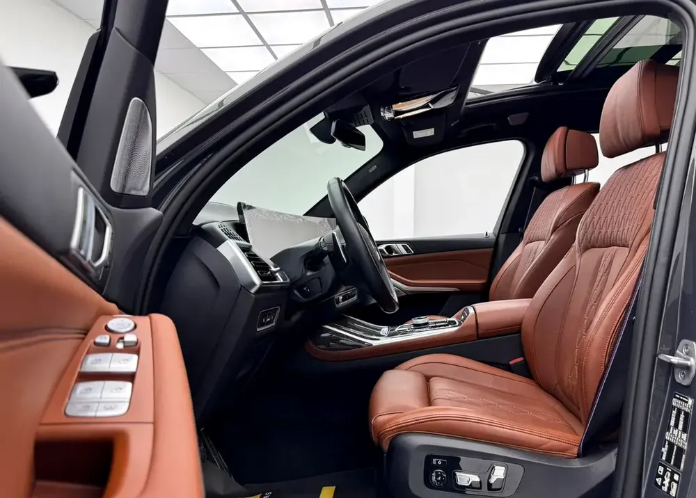 2024 BMW X7 M60i, 2029 BMW Warranty + Service Pack, Full BMW Service History, Low Km, GCC - Image 8