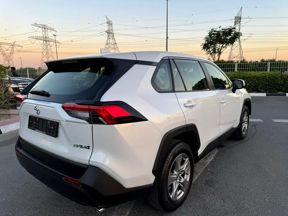 Toyota RAV4 EX No Accident Original Paint Model 2025 GCC Mid Options Excellent Conditions. - Image 7
