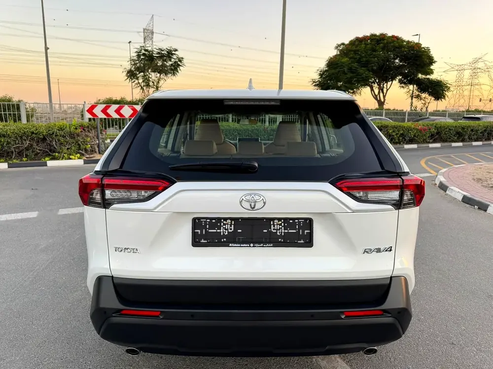 Toyota RAV4 EX No Accident Original Paint Model 2025 GCC Mid Options Excellent Conditions. - Image 8