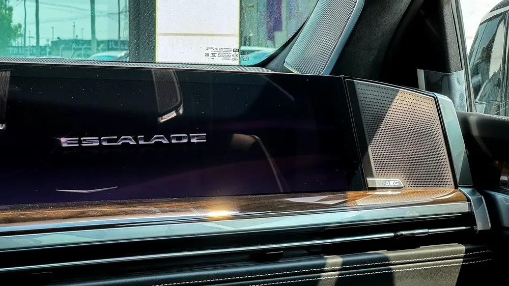 Cadillac Escalade ESV Sport Platinum 6.2L V8 4WD 2026 Brand New American Specs - Image 19