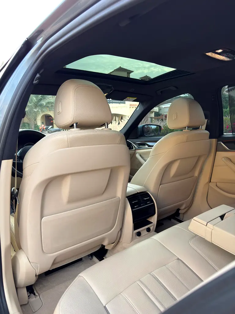 2018 BMW 520i M Kit GCC Low Mileage Full Service History AGMC - Image 15