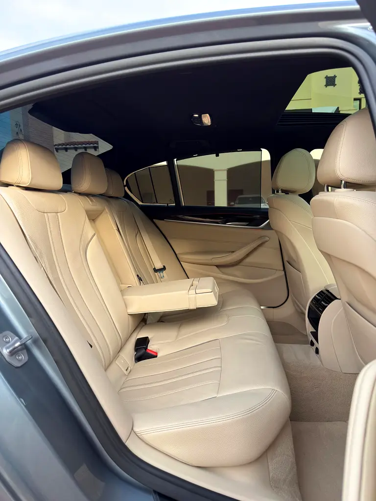 2018 BMW 520i M Kit GCC Low Mileage Full Service History AGMC - Image 16