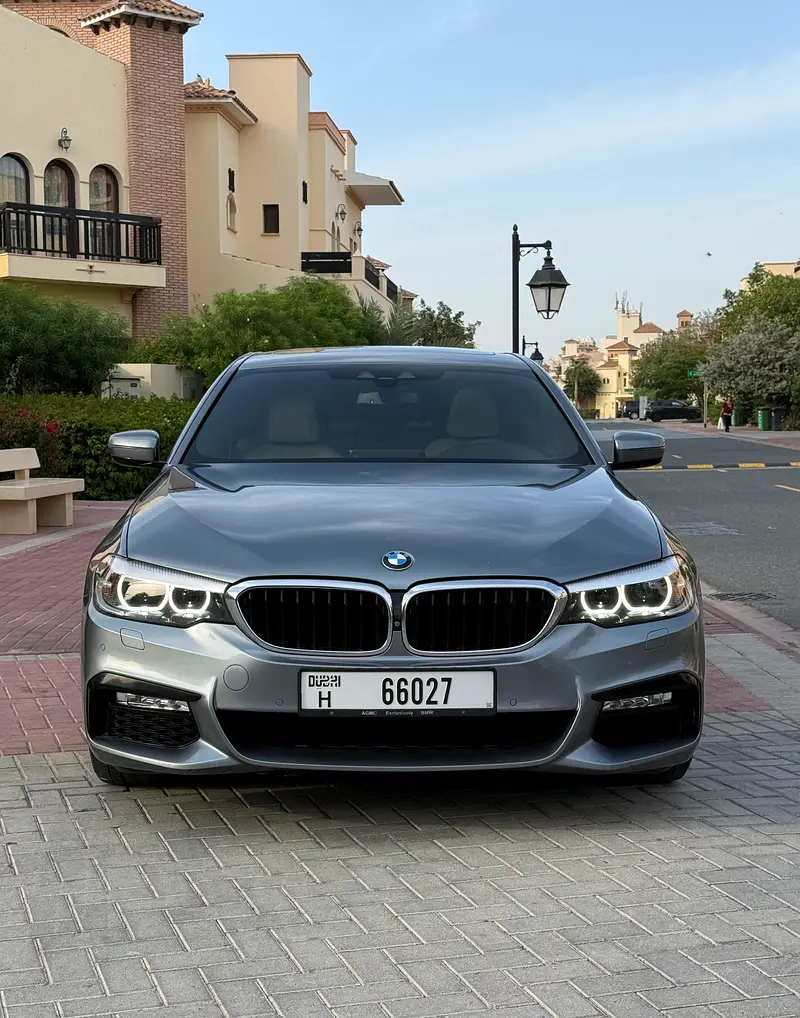 2018 BMW 520i M Kit GCC Low Mileage Full Service History AGMC - Image 5