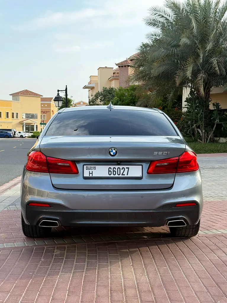 2018 BMW 520i M Kit GCC Low Mileage Full Service History AGMC - Image 6