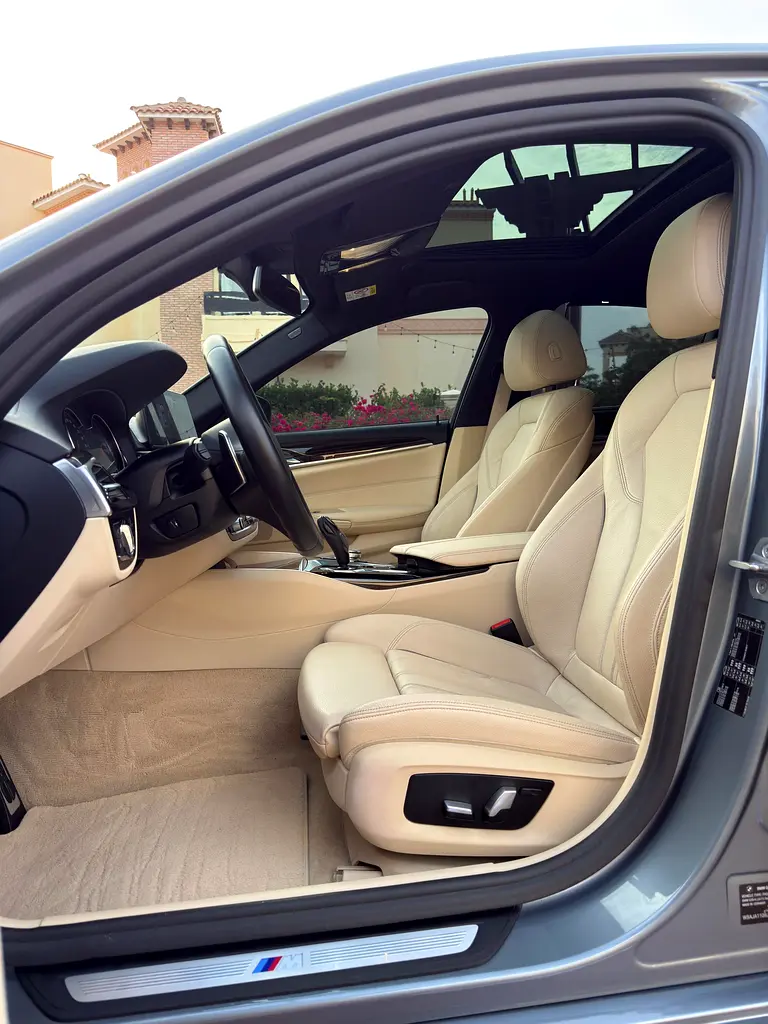 2018 BMW 520i M Kit GCC Low Mileage Full Service History AGMC - Image 7