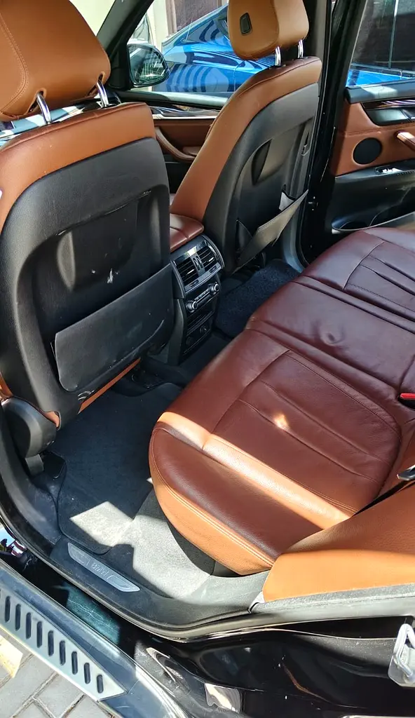 BMW 5-Series 2014 GCC Specs -Good condition, well Maintained, single lady driven,  company maintaine - Image 6