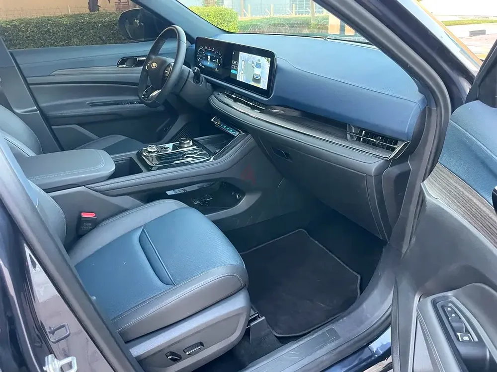 Ford Territory Titanium PLUS 2025 GCC Specs//17000KM// 1.8L TURBO//V4//PANORAMIC//360cam/ top option - Image 12