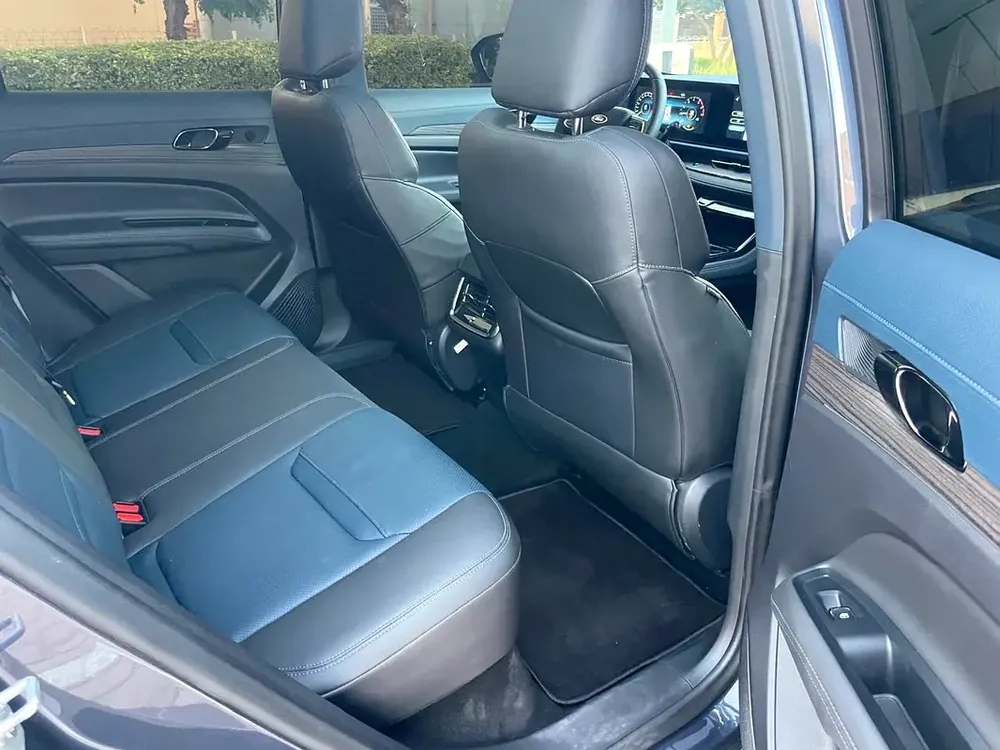 Ford Territory Titanium PLUS 2025 GCC Specs//17000KM// 1.8L TURBO//V4//PANORAMIC//360cam/ top option - Image 15