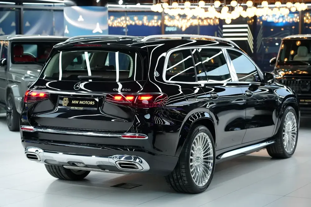 Mercedes-Maybach GLS 600 | 2026 GCC 0 km | Agency Warranty | V8 - Image 4
