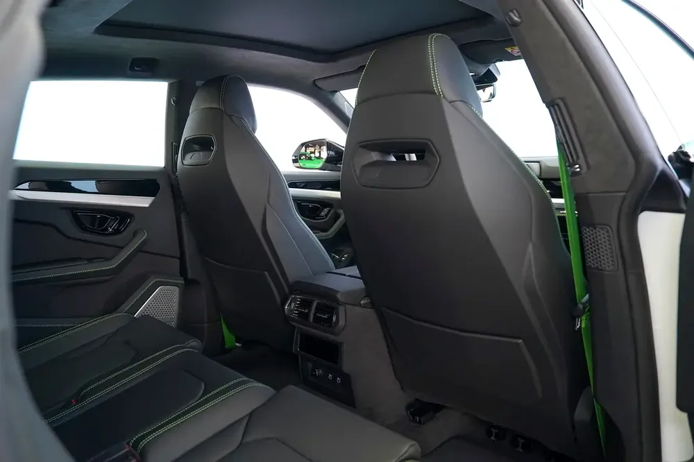 URUS SE | BANG OLUFSEN AUDIO | 3 YEARS SERVICE - Image 16