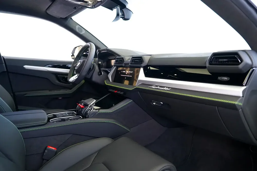URUS SE | BANG OLUFSEN AUDIO | 3 YEARS SERVICE - Image 18