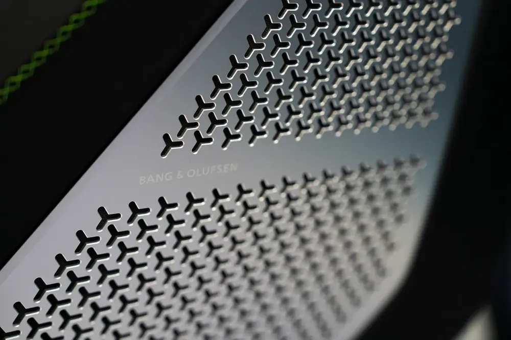 URUS SE | BANG OLUFSEN AUDIO | 3 YEARS SERVICE - Image 7