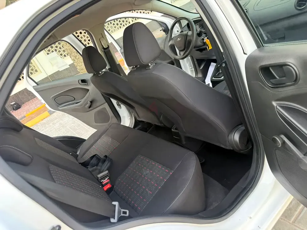 BEST PRICE GCC FSH HATCHBACK - Image 11