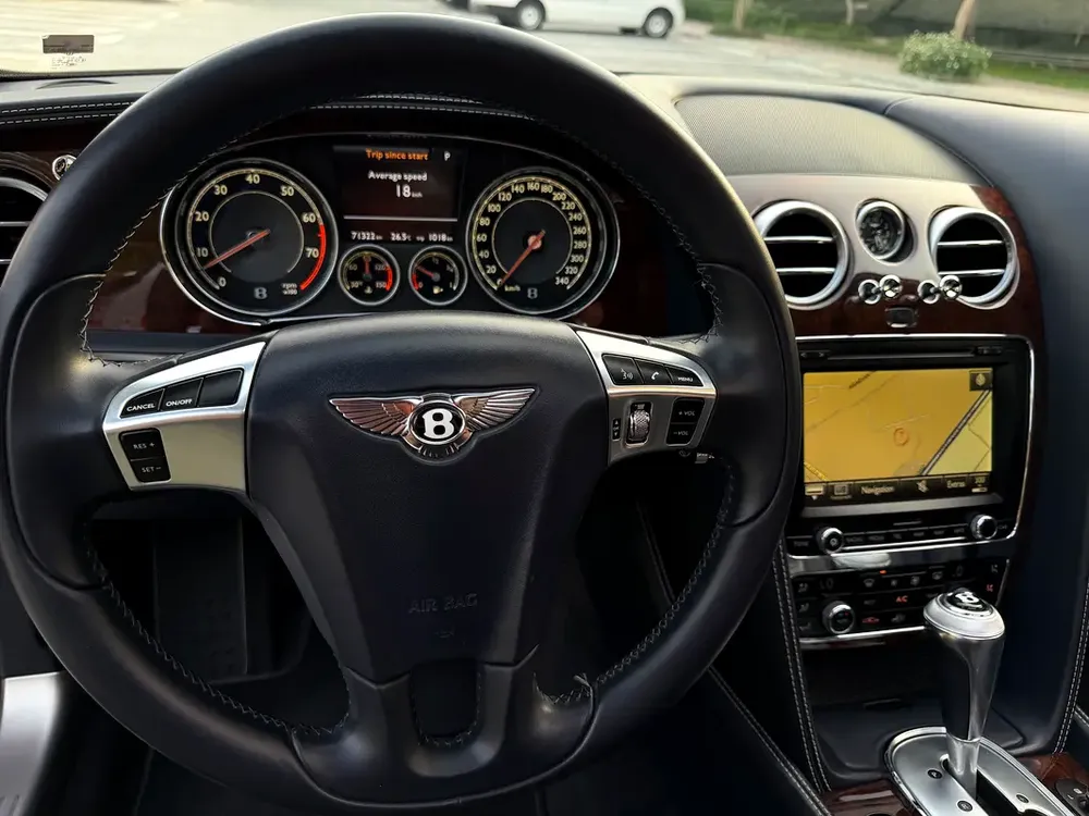 2015 Bentley Flying Spur - W12 - GCC - full service history- Low milage - Image 11