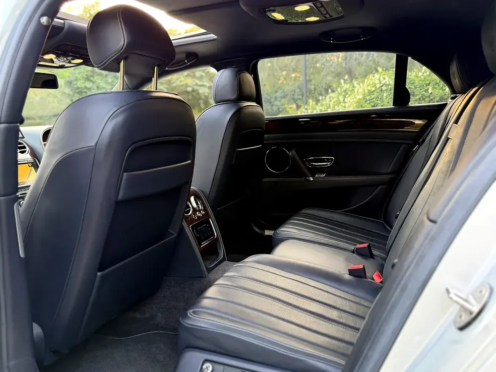 2015 Bentley Flying Spur - W12 - GCC - full service history- Low milage - Image 12