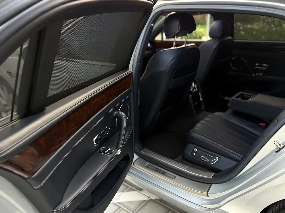 2015 Bentley Flying Spur - W12 - GCC - full service history- Low milage - Image 13