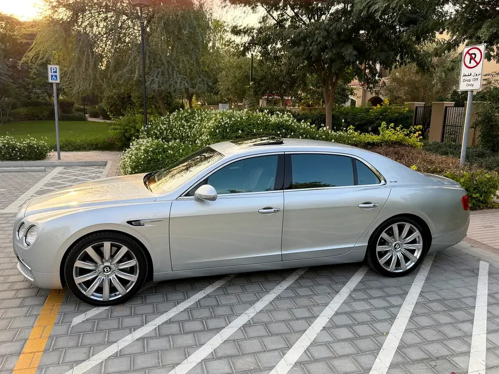 2015 Bentley Flying Spur - W12 - GCC - full service history- Low milage - Image 19