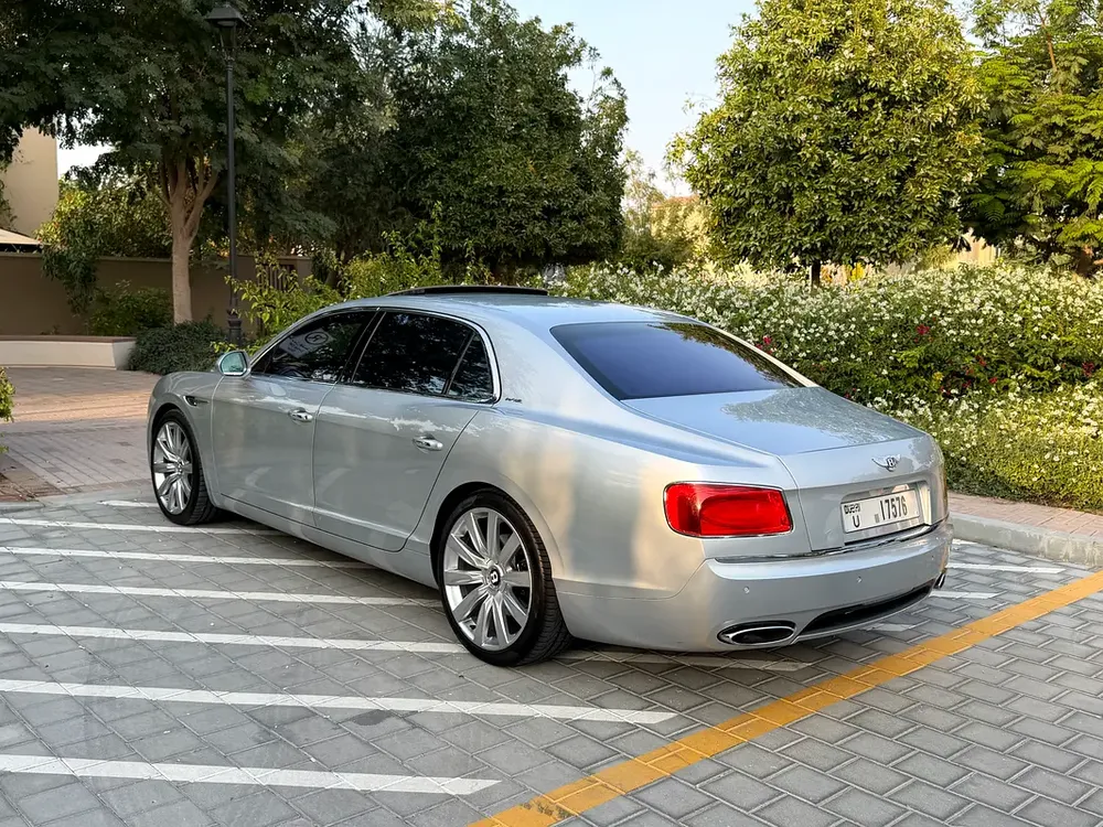 2015 Bentley Flying Spur - W12 - GCC - full service history- Low milage - Image 4