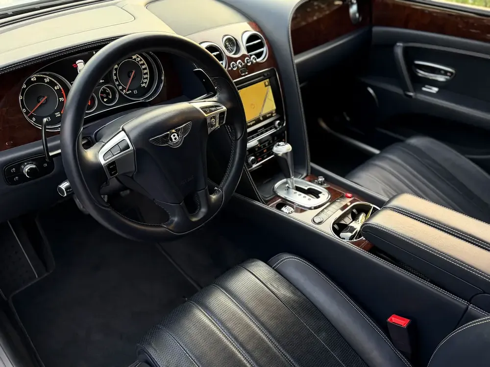 2015 Bentley Flying Spur - W12 - GCC - full service history- Low milage - Image 8