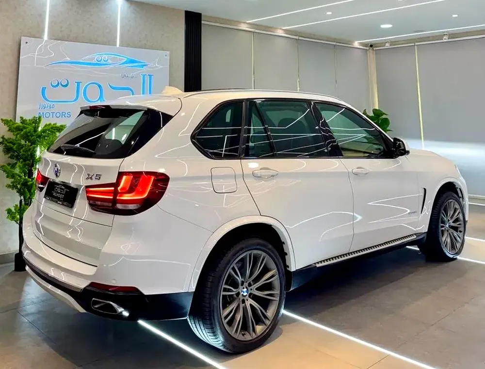 INDIVIDUAL BMW X5 V8 || 7 SEATS || TOP RANGE II GCC II ACCIDENT FREE I| BANG OLUFSEN SYSTEM I| RADAR - Image 10