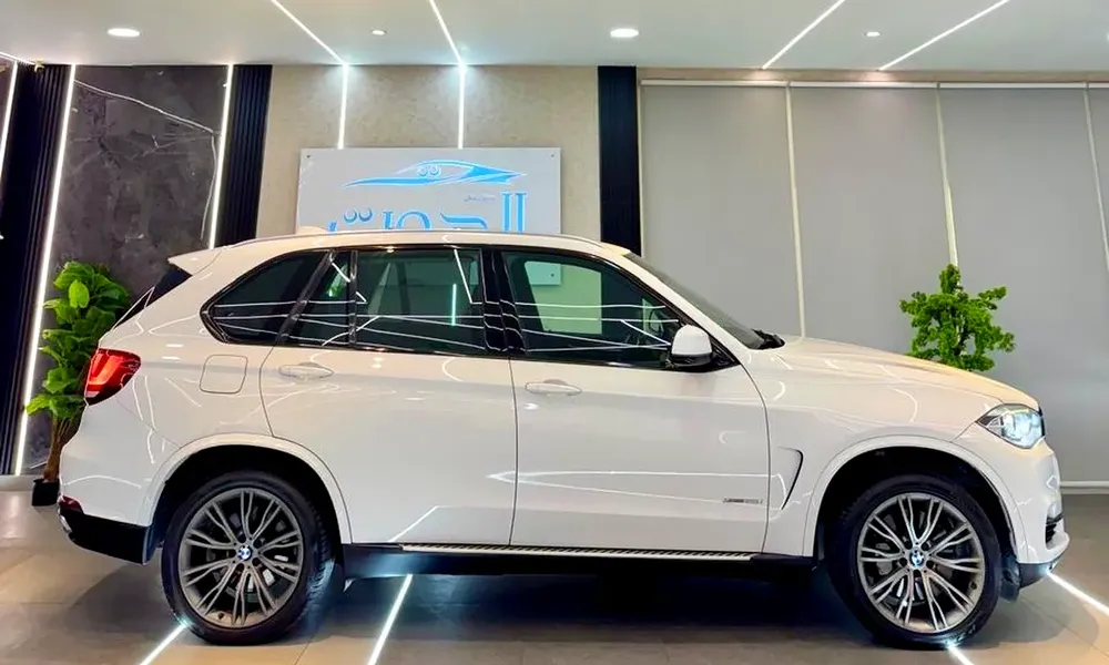 INDIVIDUAL BMW X5 V8 || 7 SEATS || TOP RANGE II GCC II ACCIDENT FREE I| BANG OLUFSEN SYSTEM I| RADAR - Image 11