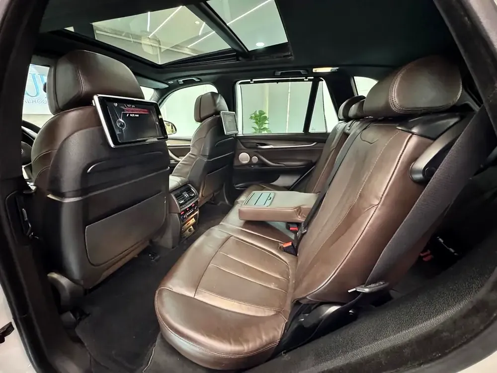 INDIVIDUAL BMW X5 V8 || 7 SEATS || TOP RANGE II GCC II ACCIDENT FREE I| BANG OLUFSEN SYSTEM I| RADAR - Image 15