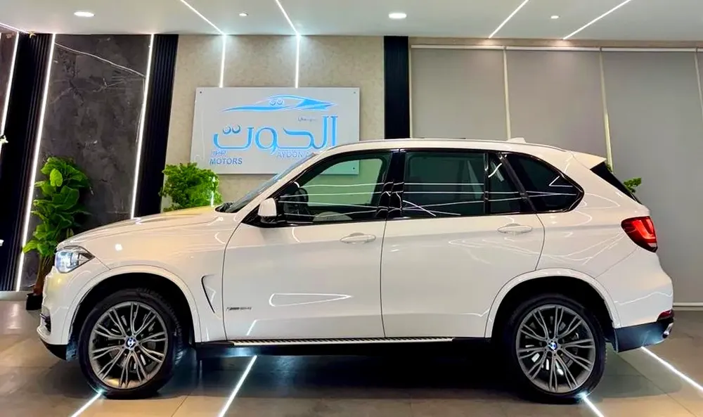 INDIVIDUAL BMW X5 V8 || 7 SEATS || TOP RANGE II GCC II ACCIDENT FREE I| BANG OLUFSEN SYSTEM I| RADAR - Image 7