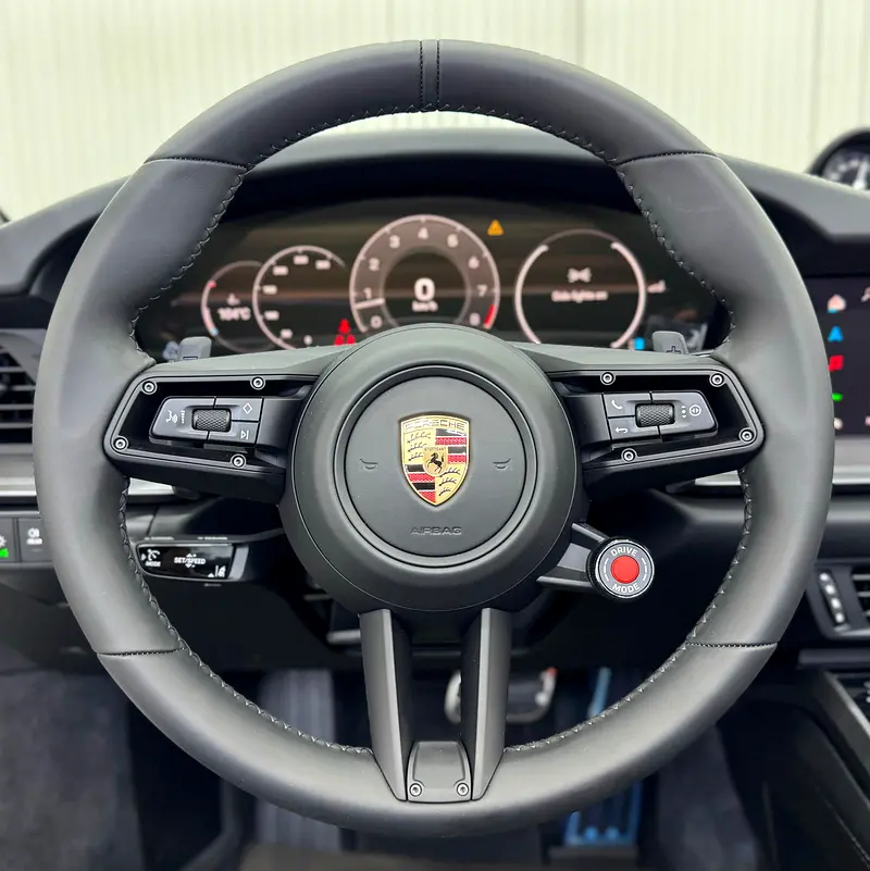 2025 Porsche 911 Carrera Cabriolet 992.2, 2 Years Porsche Warranty, Porsche Full Service History,GCC - Image 9