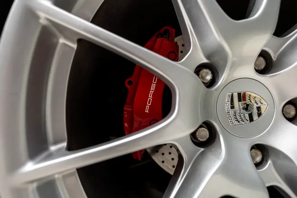 Porsche Cayman R 2012 GCC specs - Image 13