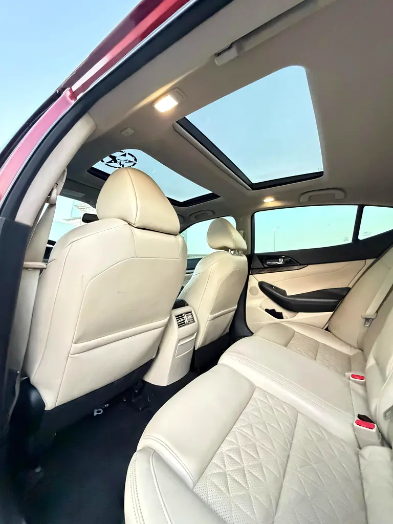 Nissan Maxima SR 2016 - GCC Specs - Well Maintained - Image 11