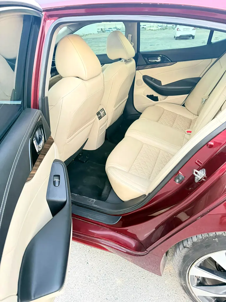 Nissan Maxima SR 2016 - GCC Specs - Well Maintained - Image 15