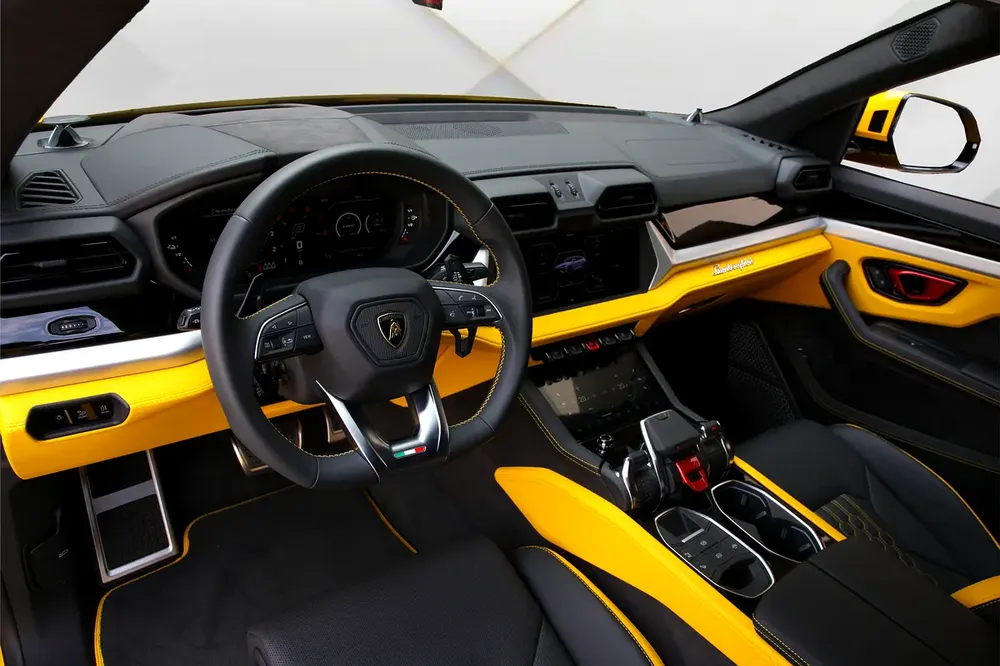 2025 LAMBORGHINI URUS SE - BRAND NEW - FULLY LOADED - LOCAL REGISTRATION - Image 8