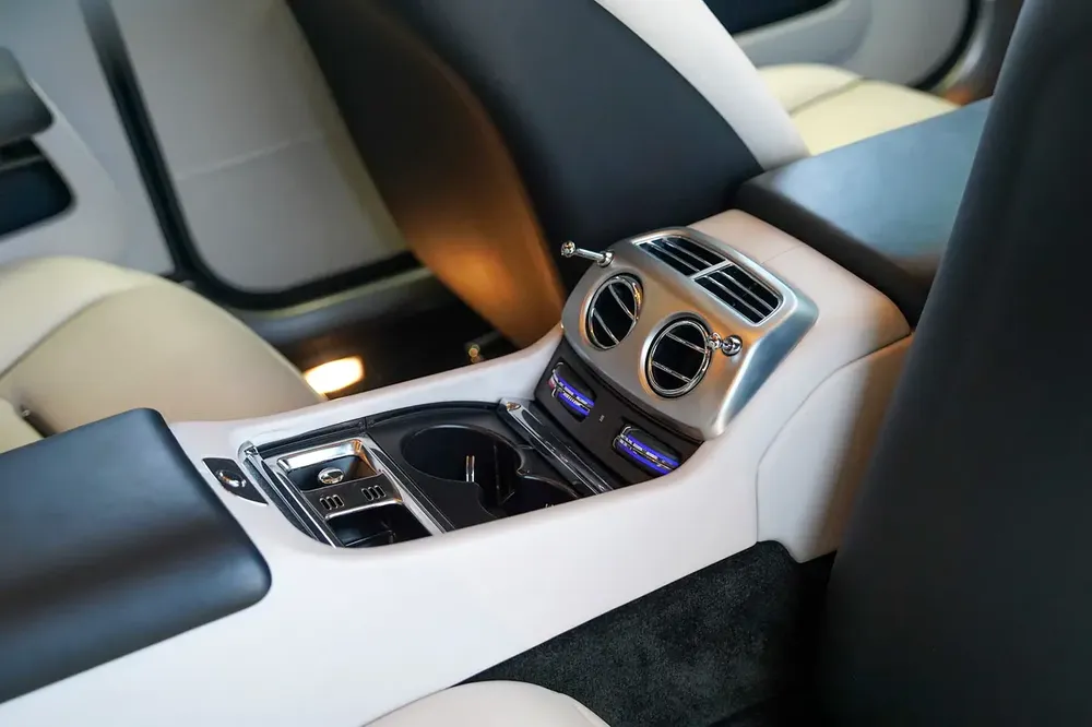 STARLIGHT | TWO TONE INTERIOR | GCC | WRAITH | WARRANTY AVAILABLE - Image 9