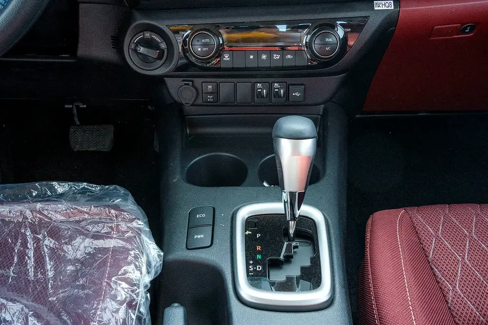 2026 Toyota Hilux DC S-GLX 2.7L Petrol AT - Image 14