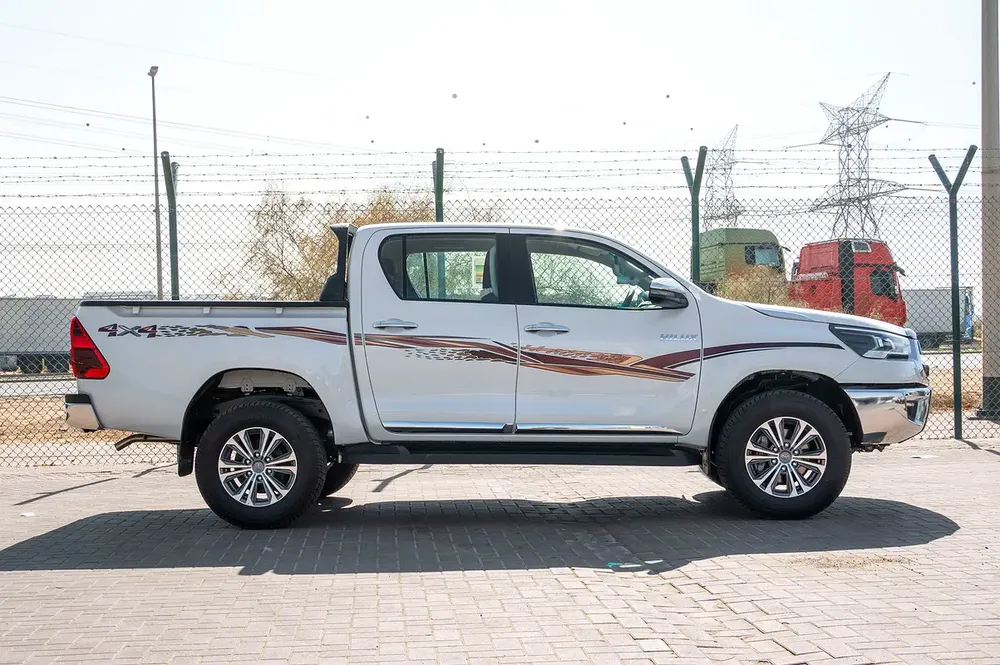 2026 Toyota Hilux DC S-GLX 2.7L Petrol AT - Image 4