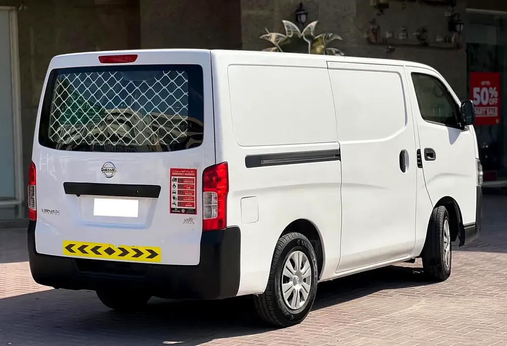 Nissan Urvan 2022 Panel van White Gcc Clean Car - Image 4