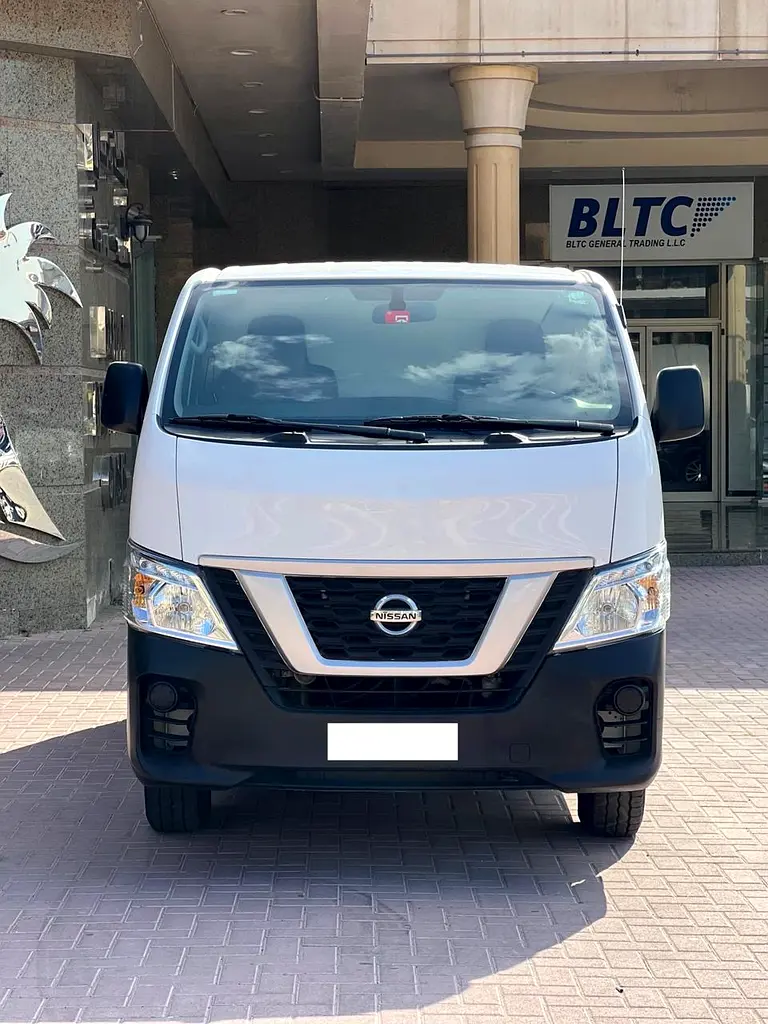 Nissan Urvan 2022 Panel van White Gcc Clean Car - Image 9