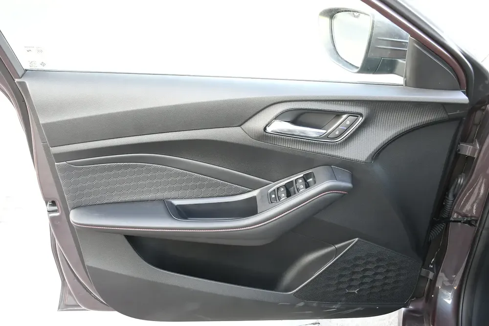 2025 MG MG 1.5L Turbo Luxury Full option - Image 9