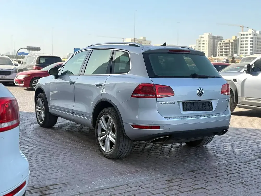 AWD GCC V6 SUV - Image 5