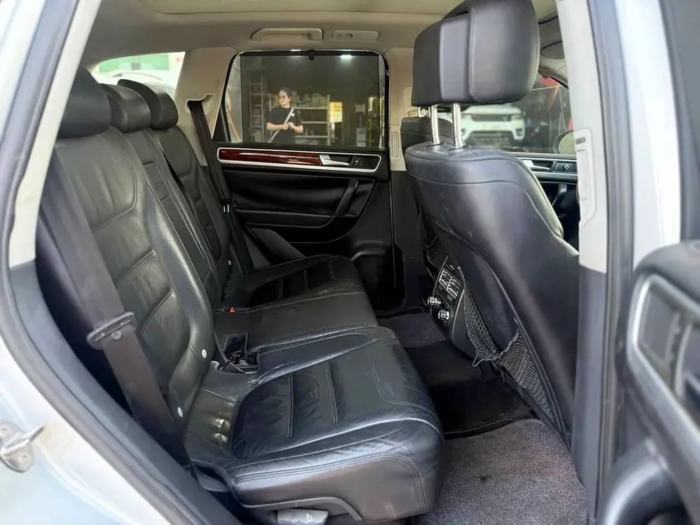 AWD GCC V6 SUV - Image 9