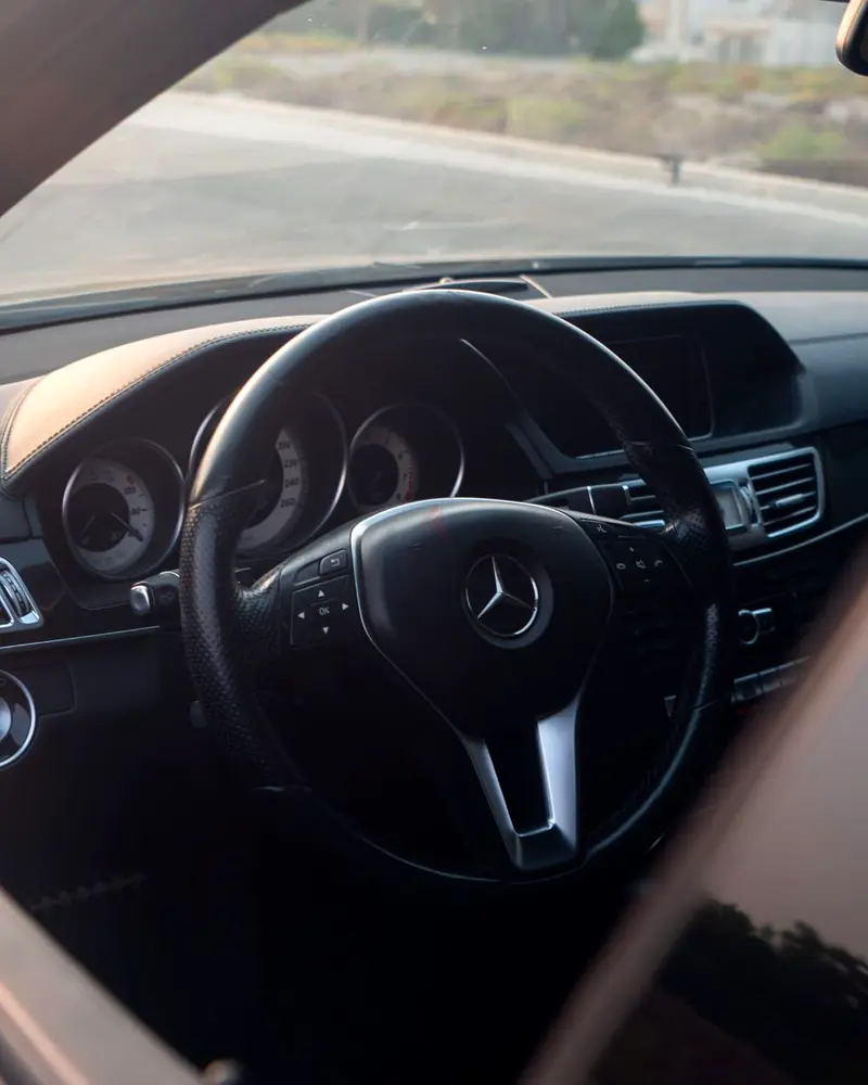2014 Mercedes-Benz E-Class E 350 - Canadian Specs - Image 5