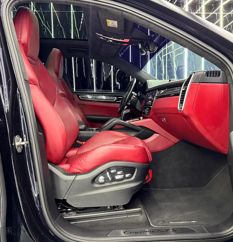 2021 Porsche Cayenne GTS, Full service History,Full PPF,Excellent,GCC Specs - Image 11