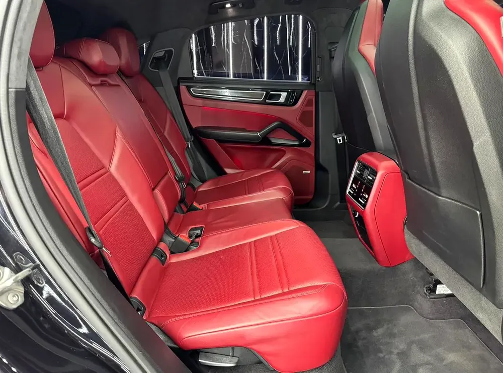 2021 Porsche Cayenne GTS, Full service History,Full PPF,Excellent,GCC Specs - Image 20