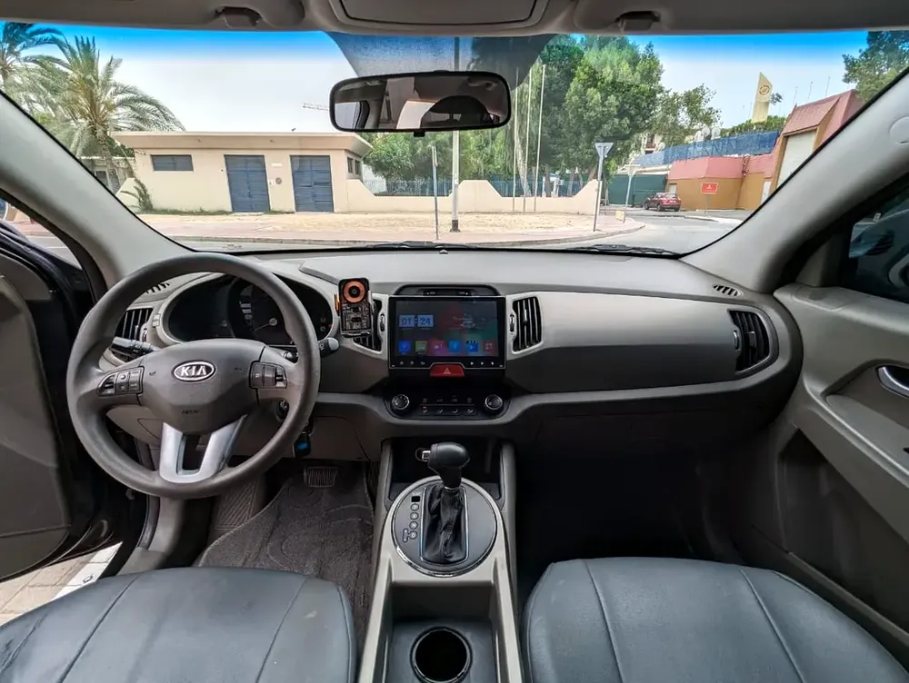 2011 Kia Sportage | GCC | Well Maintained | Lady Driven - Image 10