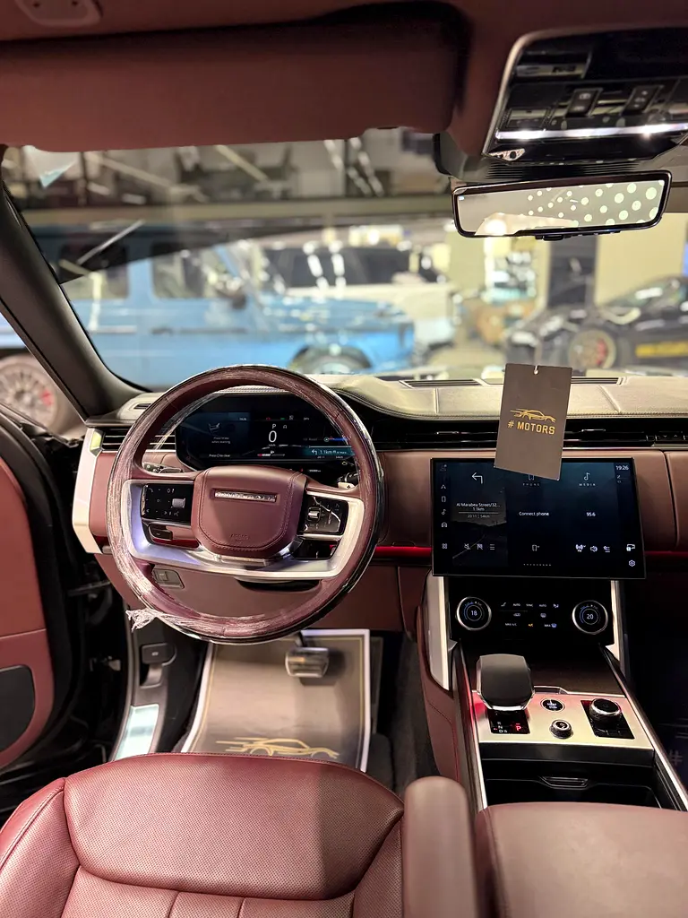 Range Rover Vogue V8 HSE - Image 11