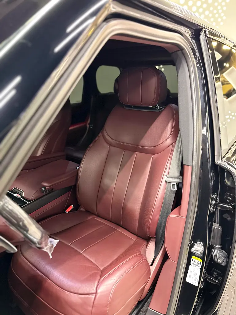 Range Rover Vogue V8 HSE - Image 13