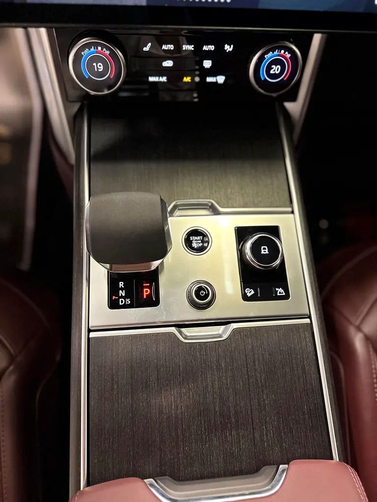Range Rover Vogue V8 HSE - Image 15