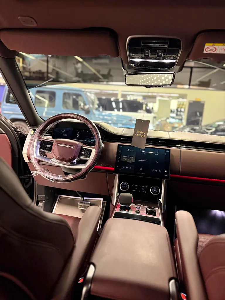 Range Rover Vogue V8 HSE - Image 9