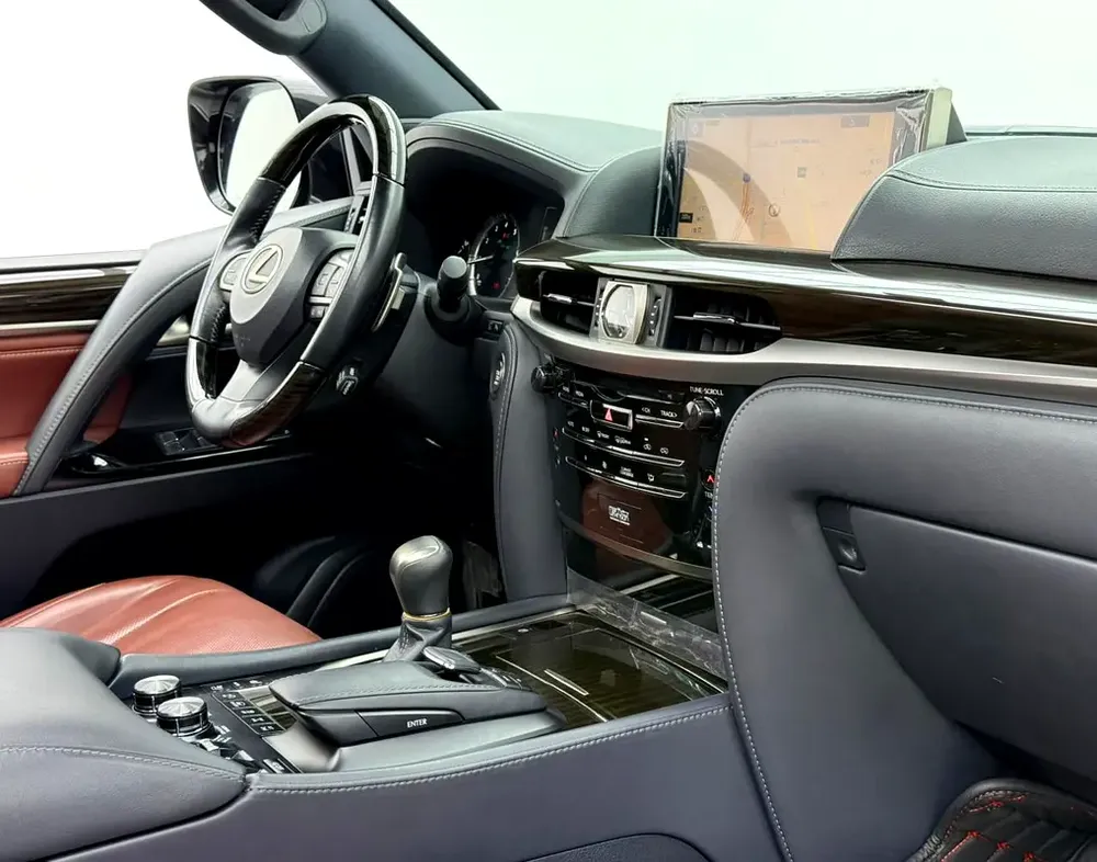 2020 Lexus LX 570 Signature, Agency Warranty+Full Service History, GCC - Image 14
